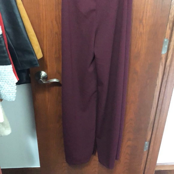 Burgundy wide leg jump suit - Picture 4 of 4